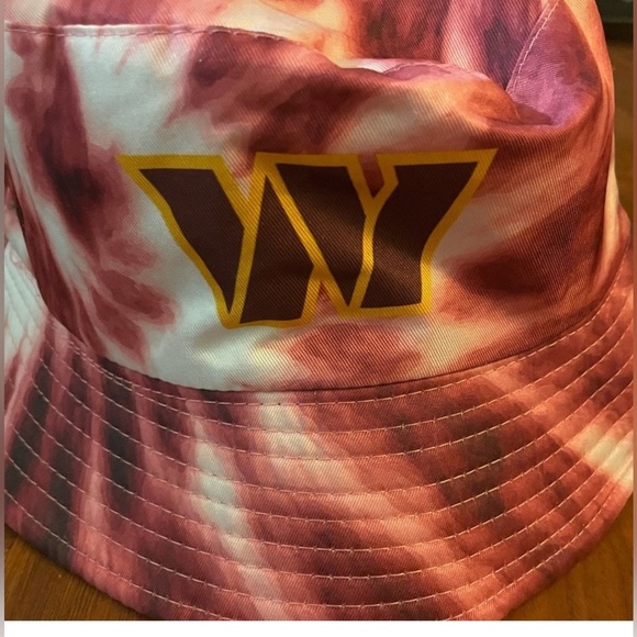 Washington Commanders Redskins NFL
Bucket Hat Cap Tie Dye Reversible
Adult - Picture 4 of 8